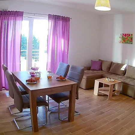 Tea Apartment *