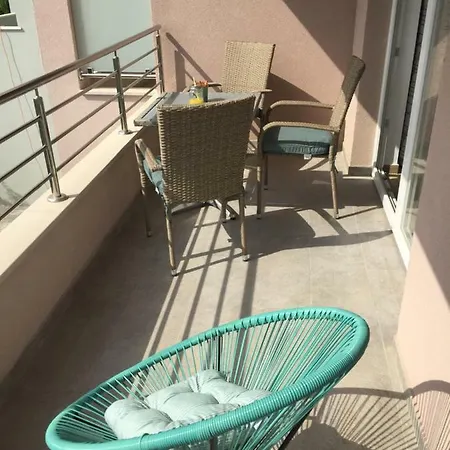 Tea Apartment *